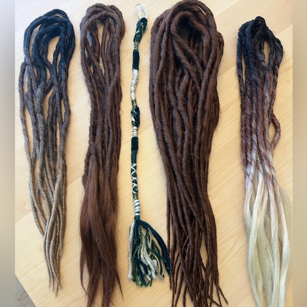 Dreadfull Hippie synthetic braid in dreadlocks lot of 30